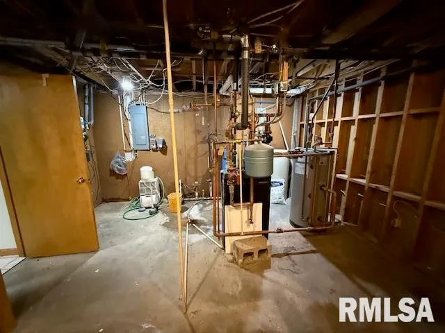 $360,000 | 1 Marty Lane, Macomb, IL 61455