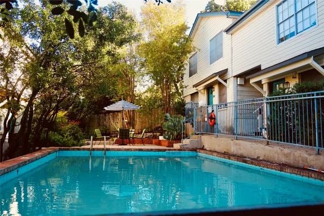 $1,400 | 3902 Peterson Avenue, Unit 205, Austin, TX 78756