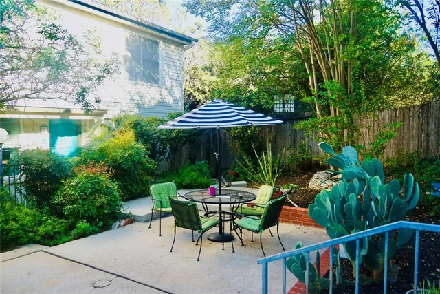 a view of outdoor space and garden