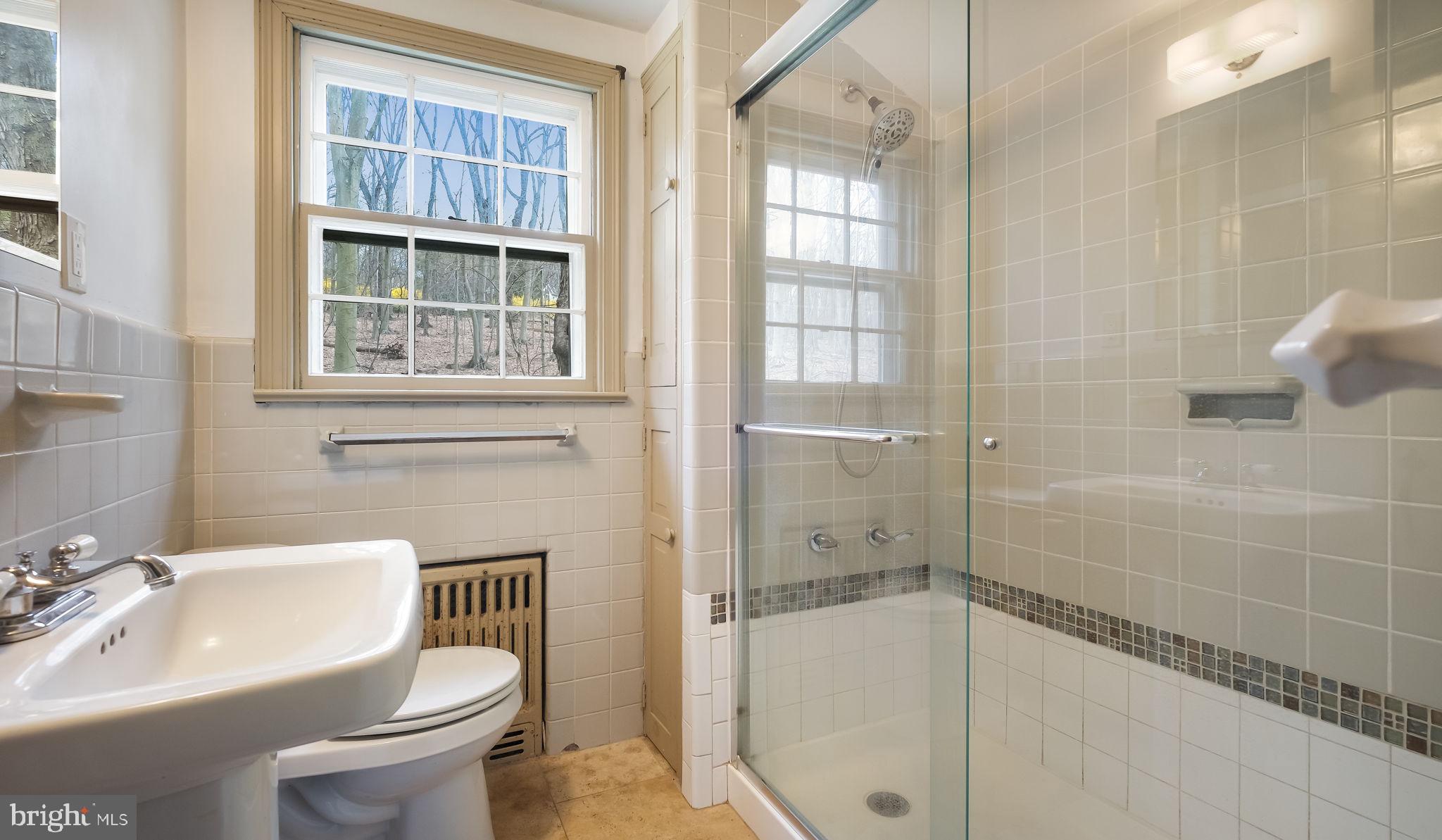 4395 Church Road Doylestown, PA 18902 - Photo 26 of 37 Hallway Bath