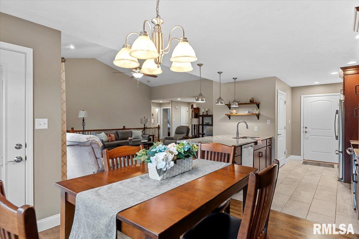 2706 Buckskin Trail Springfield, IL 62711 - Photo 14 of 47 Gallery Image 14