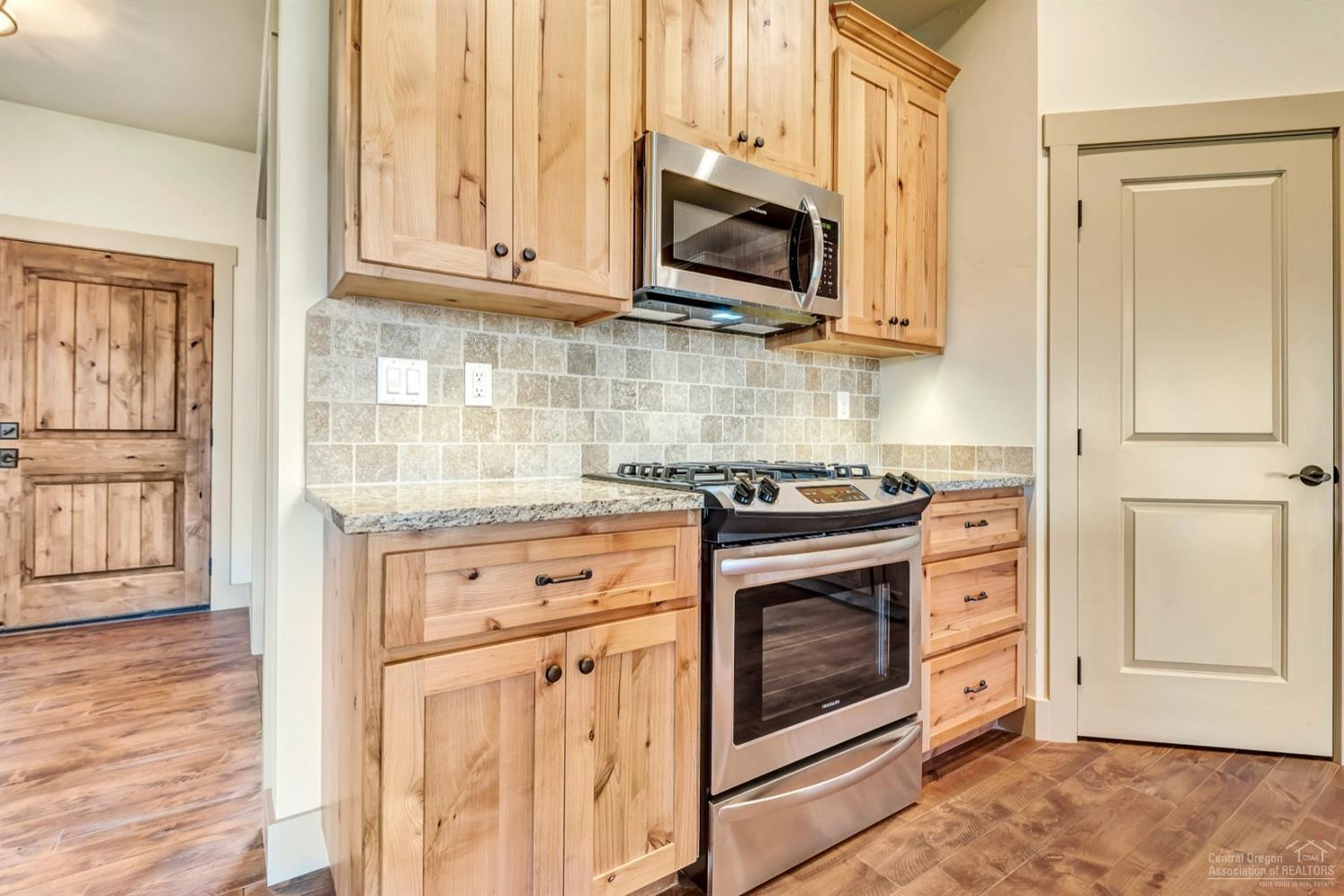 339 Northwest Saddle Ridge Loop Prineville, OR 97754 - Photo 14 of 25 Gallery Image 14