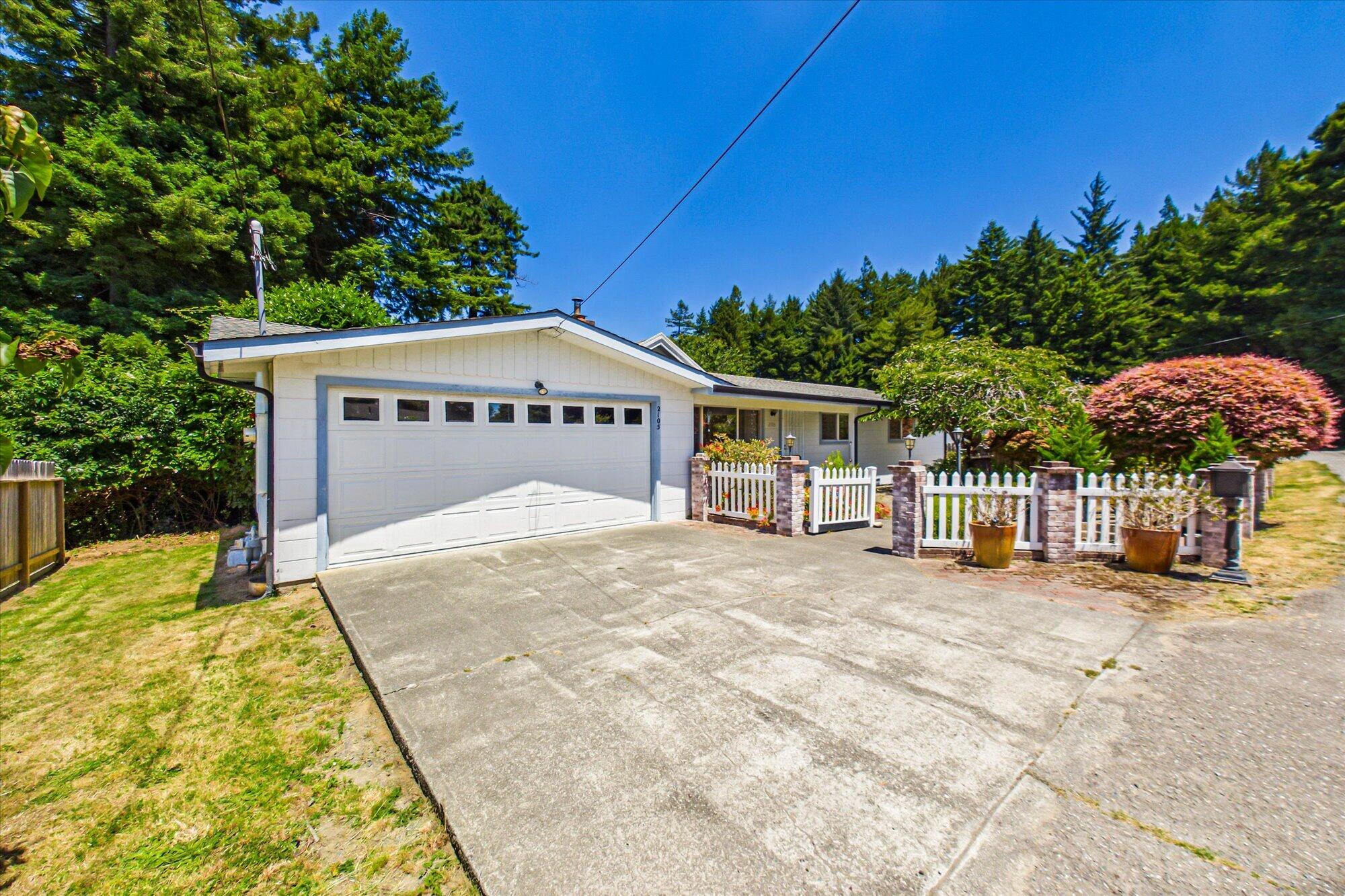2105 Hurst Road Eureka, CA 95503 - Photo 4 of 54