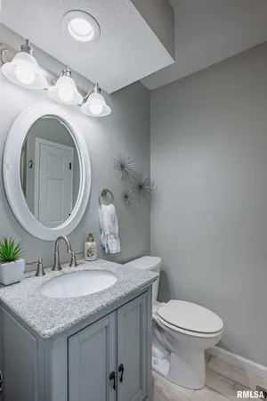 $375,000 | 1707 Quail Run, Marion, IL 62959