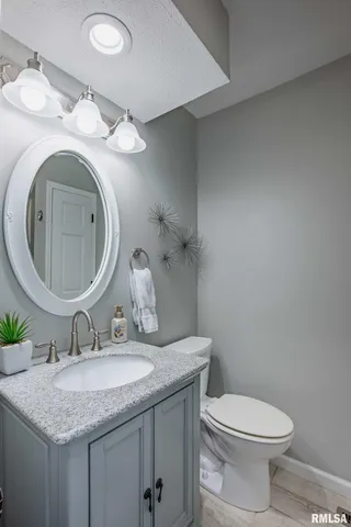 $385,000 | 1707 Quail Run, Marion, IL 62959