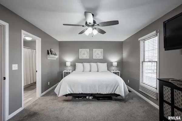 $375,000 | 1707 Quail Run, Marion, IL 62959