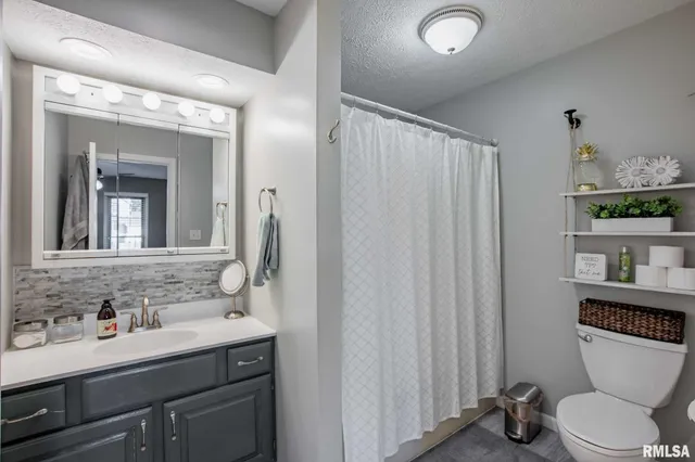 $385,000 | 1707 Quail Run, Marion, IL 62959