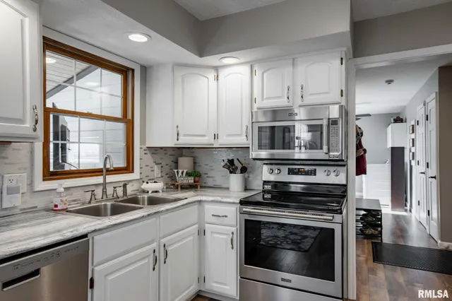 $385,000 | 1707 Quail Run, Marion, IL 62959