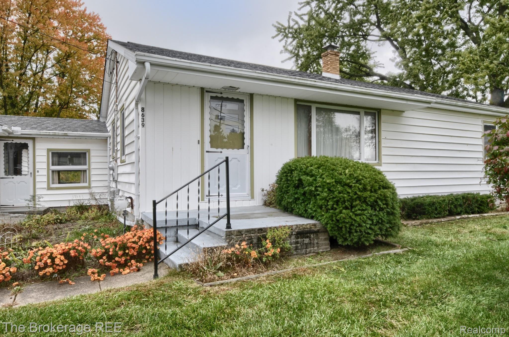 8639 East Monroe Road Durand, MI 48429 - Photo 5 of 34 SD3_1091-HDR(5).jpg