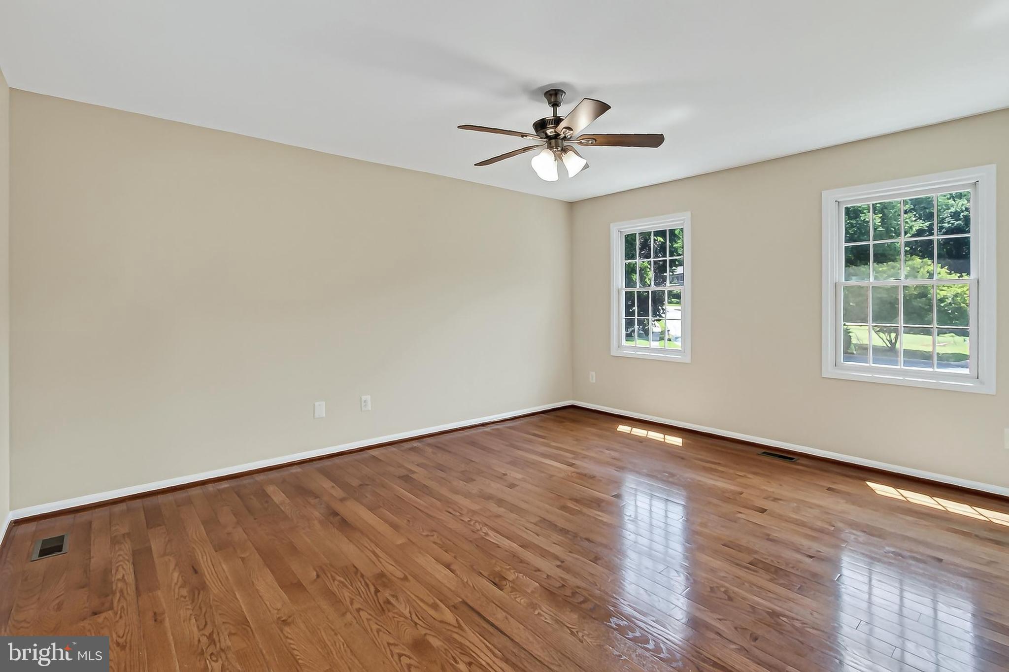 11601 Quail Ridge Court Reston, VA 20194 - Photo 32 of 87 Primary bedroom with natural light.