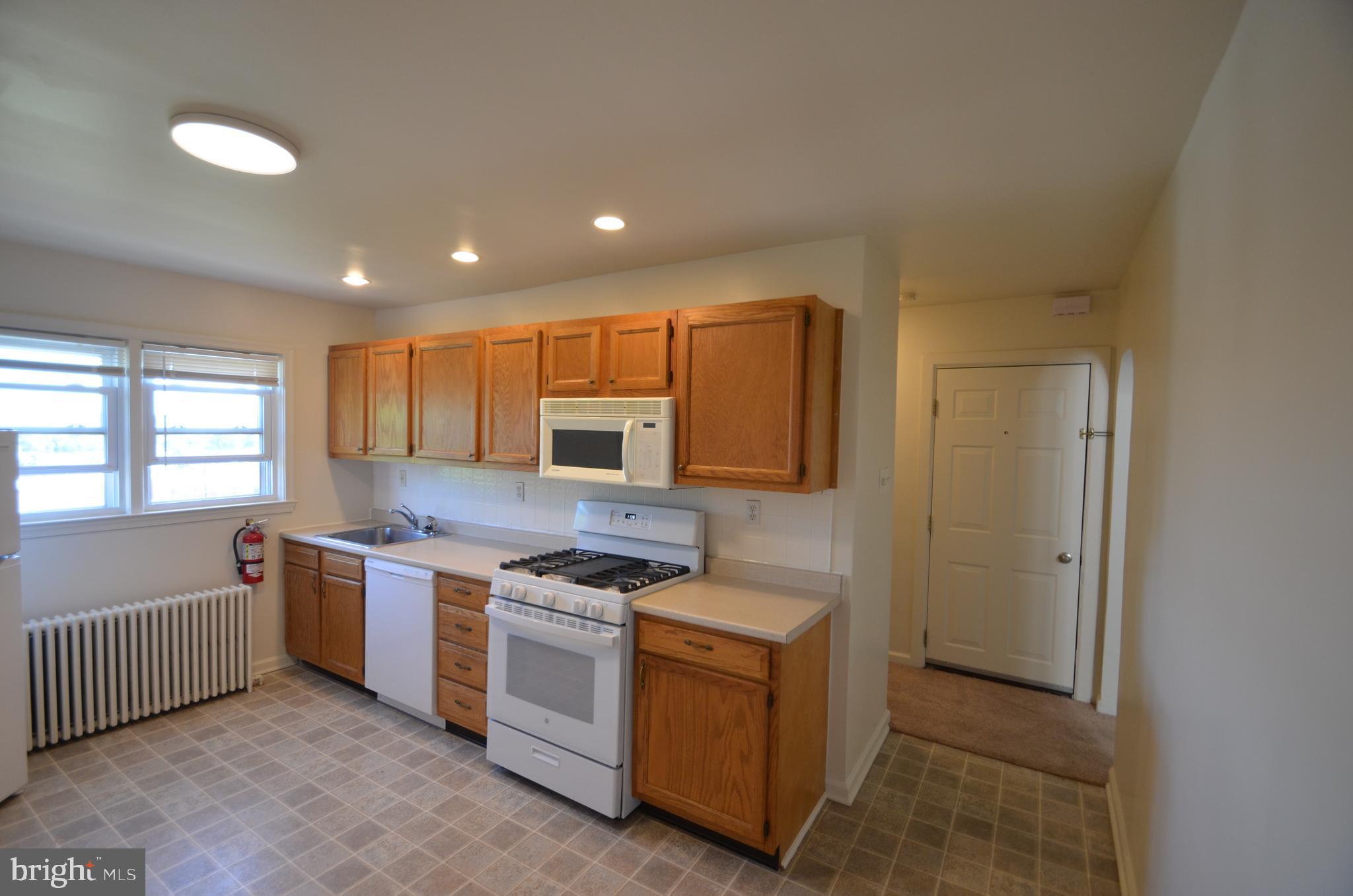 109 7th Street, Unit 3 Bridgeport, PA 19405 - Photo 8 of 14 Kitchen