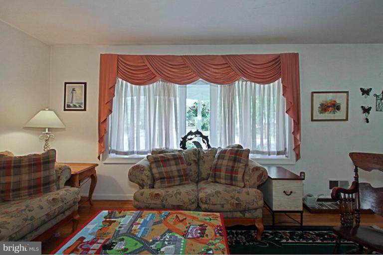 9903 Botsford Road Manassas, VA 20109 - Photo 4 of 20 Living Room #3