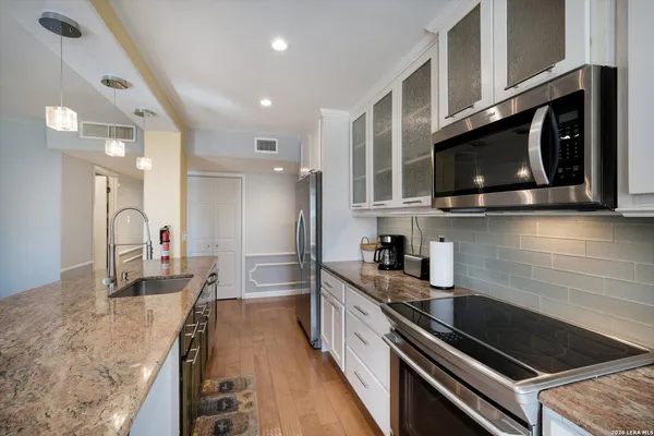 $275,000 | 168 Barilla Place, Unit B205, San Antonio, TX 78209