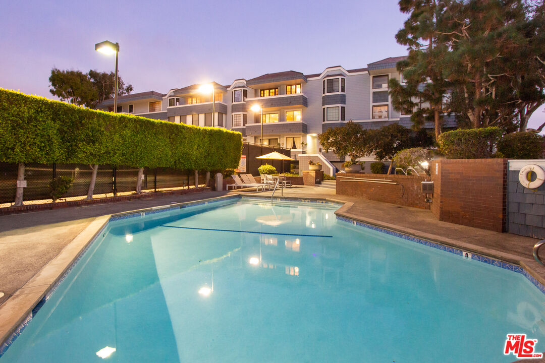 311 Bora Bora Way, Unit 3207 Marina del Rey, CA 90292 - Photo 51 of 54 a view of a balcony with a swimming pool