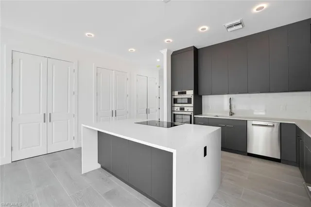 $1,590,000 | 1248 Trail Terrace Drive, Naples, FL 34103