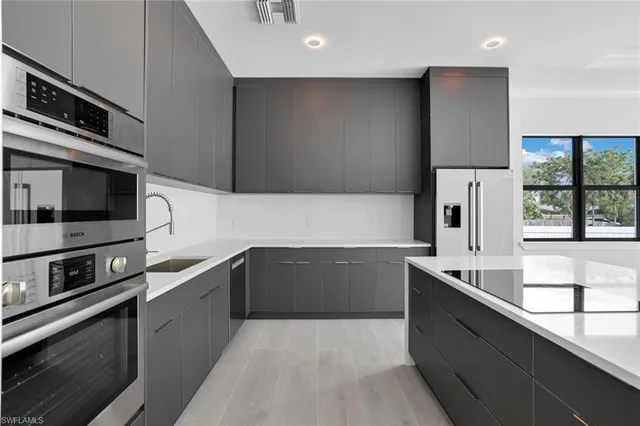 $1,590,000 | 1248 Trail Terrace Drive, Naples, FL 34103