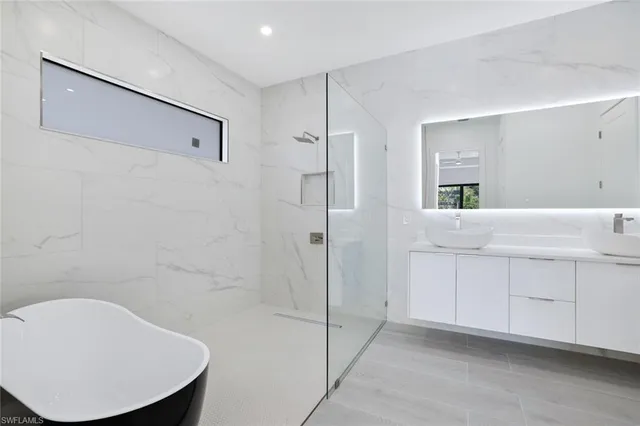 $1,590,000 | 1248 Trail Terrace Drive, Naples, FL 34103