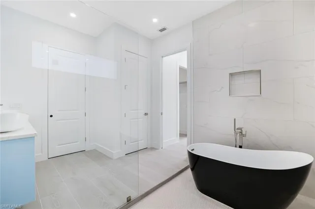 $1,590,000 | 1248 Trail Terrace Drive, Naples, FL 34103