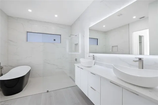 $1,590,000 | 1248 Trail Terrace Drive, Naples, FL 34103