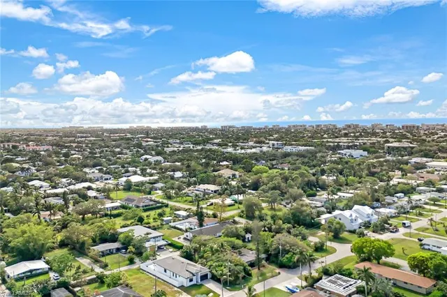 $1,590,000 | 1248 Trail Terrace Drive, Naples, FL 34103