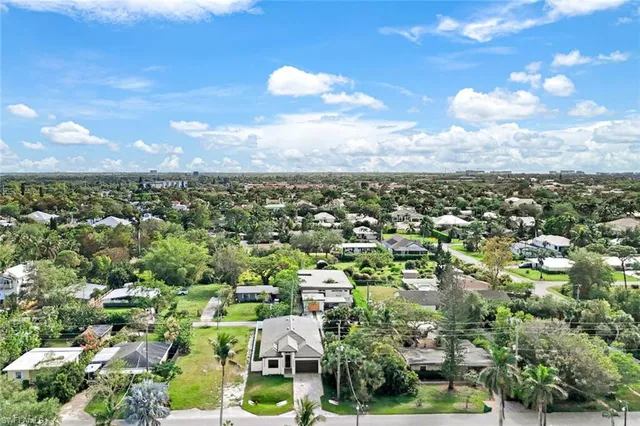 $1,590,000 | 1248 Trail Terrace Drive, Naples, FL 34103