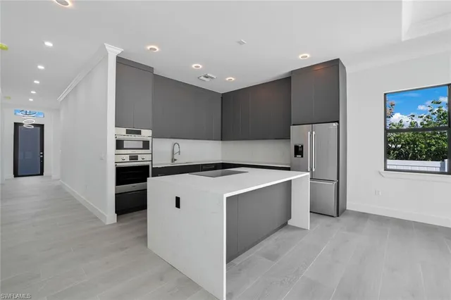 $1,590,000 | 1248 Trail Terrace Drive, Naples, FL 34103