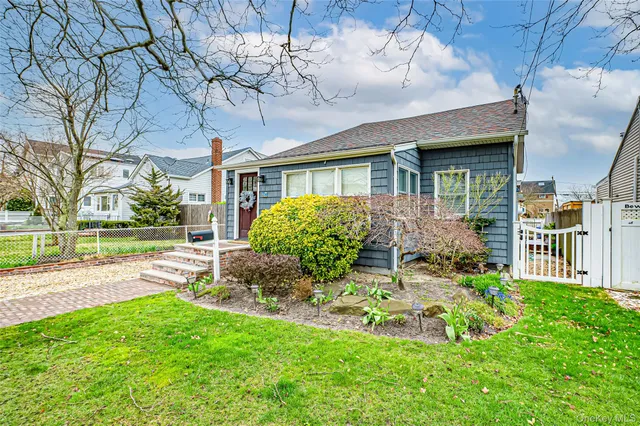 $4,000 | 71 South Bay Drive, Babylon, NY 11702
