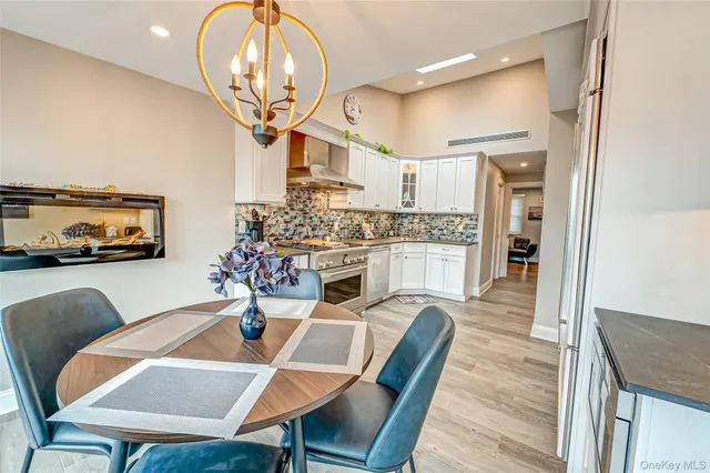 $4,000 | 71 South Bay Drive, Babylon, NY 11702