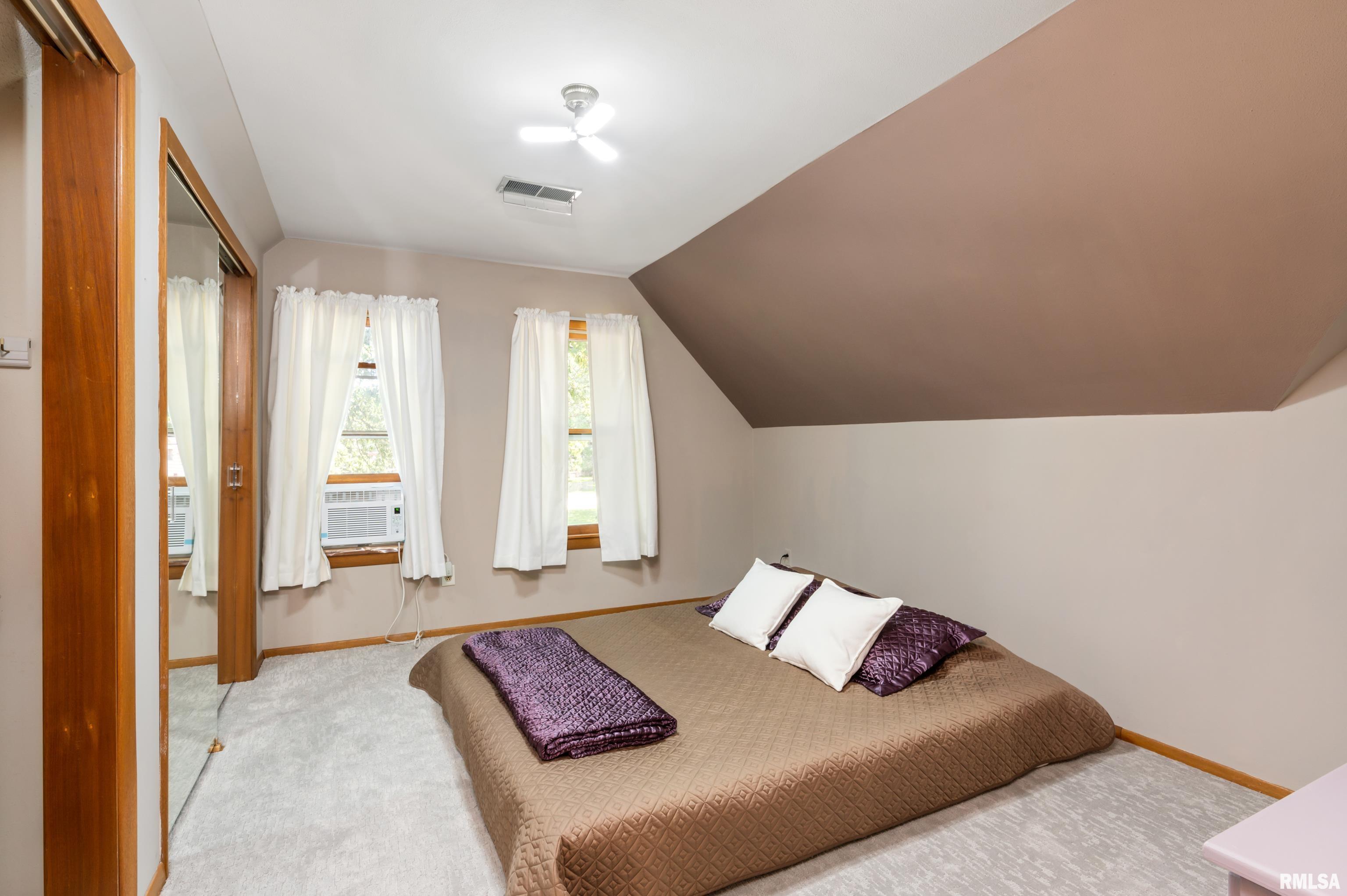 2301 Hickory Grove Road Davenport, IA 52804 - Photo 18 of 38 Gallery Image 18