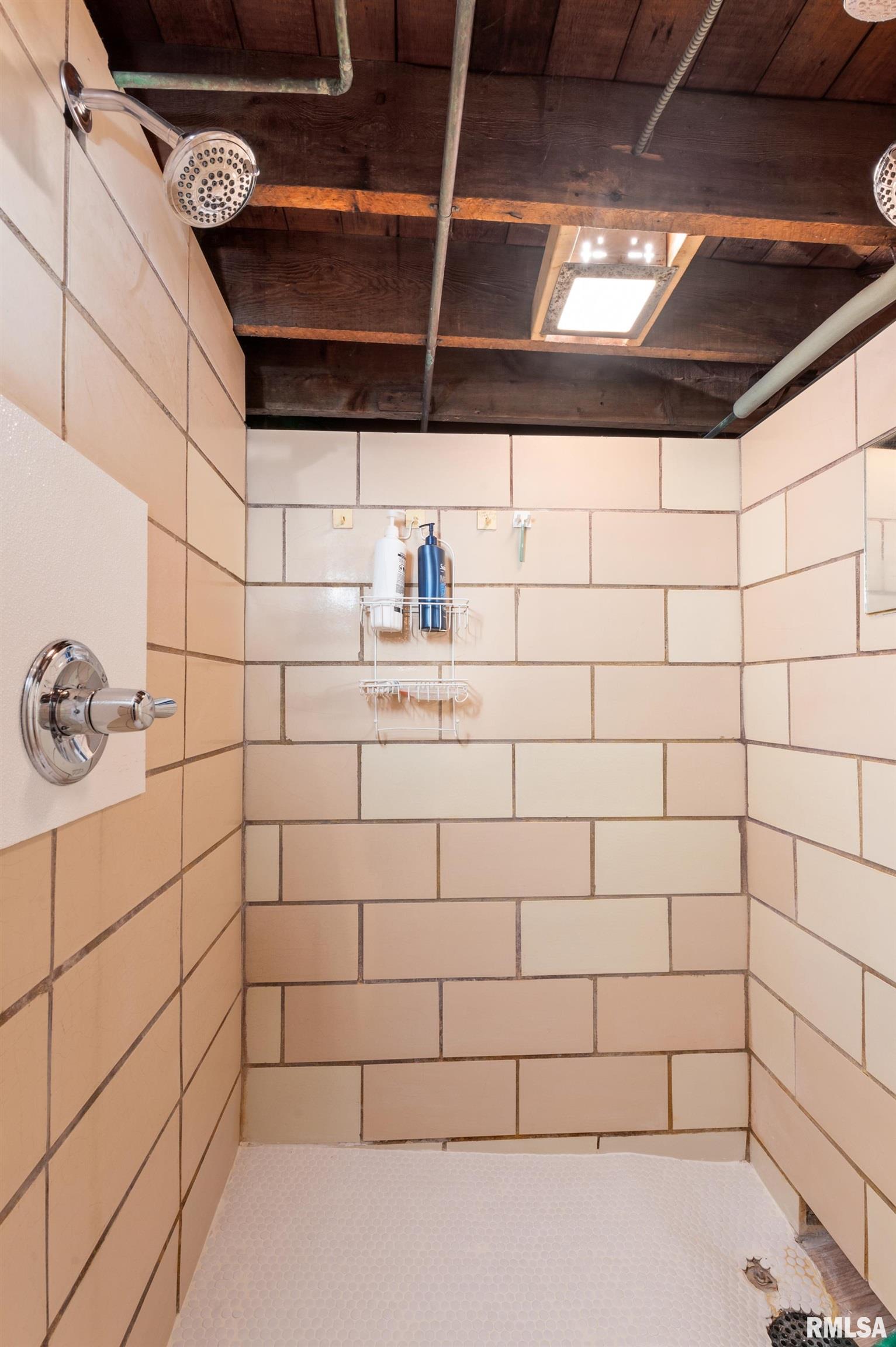2301 Hickory Grove Road Davenport, IA 52804 - Photo 27 of 38 Gallery Image 27