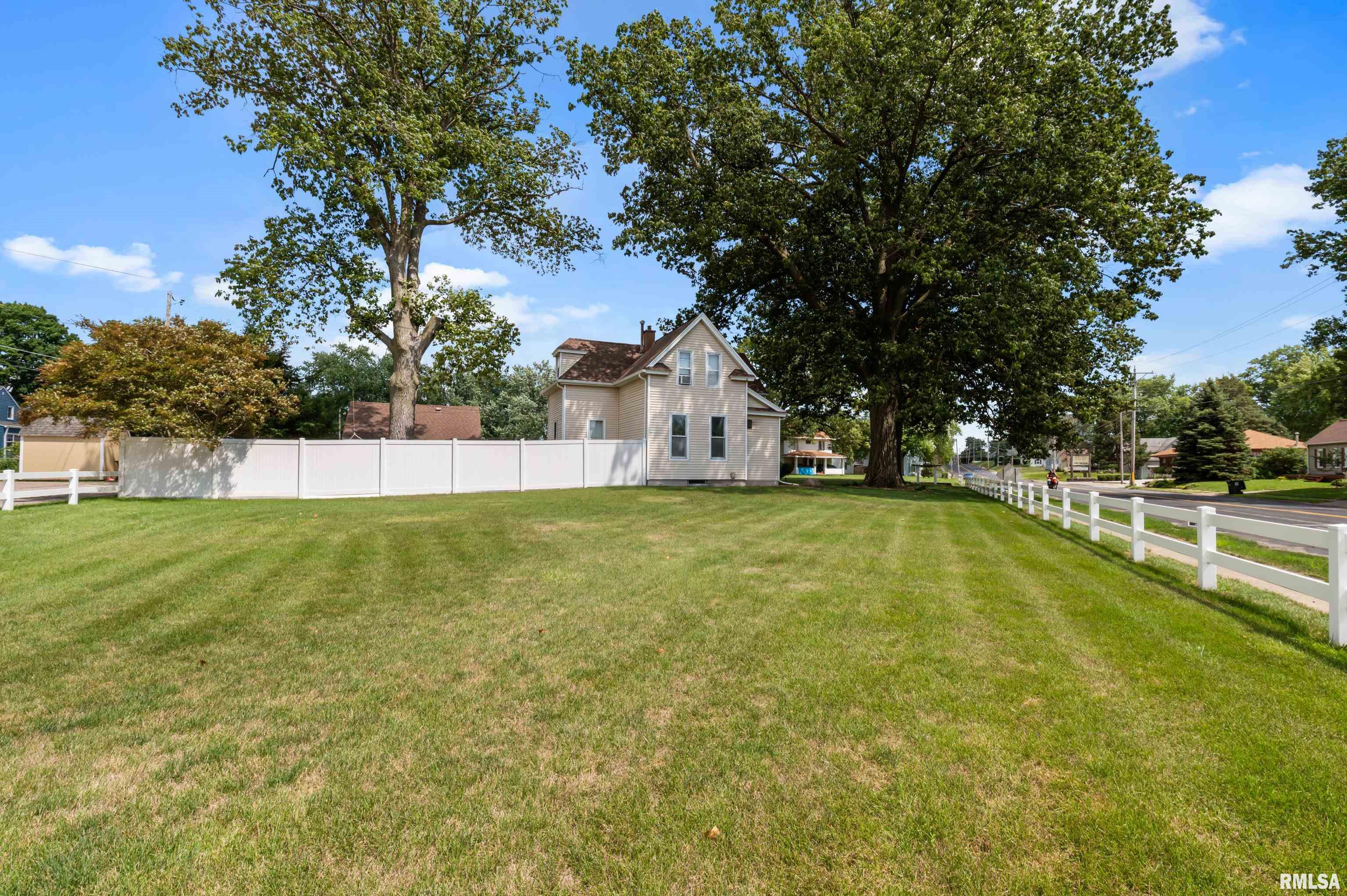 2301 Hickory Grove Road Davenport, IA 52804 - Photo 32 of 38 Gallery Image 32