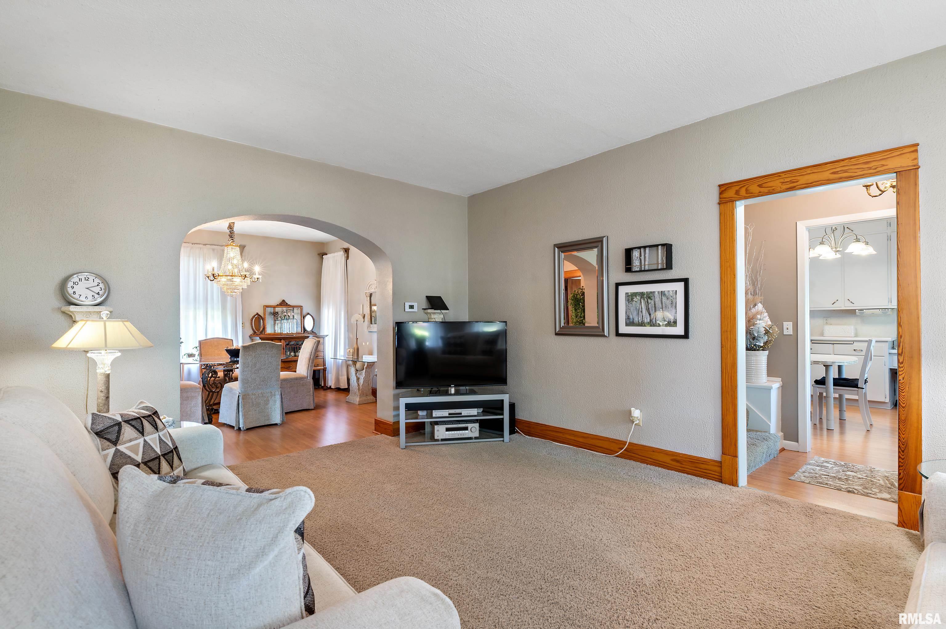 2301 Hickory Grove Road Davenport, IA 52804 - Photo 4 of 38 Gallery Image 4