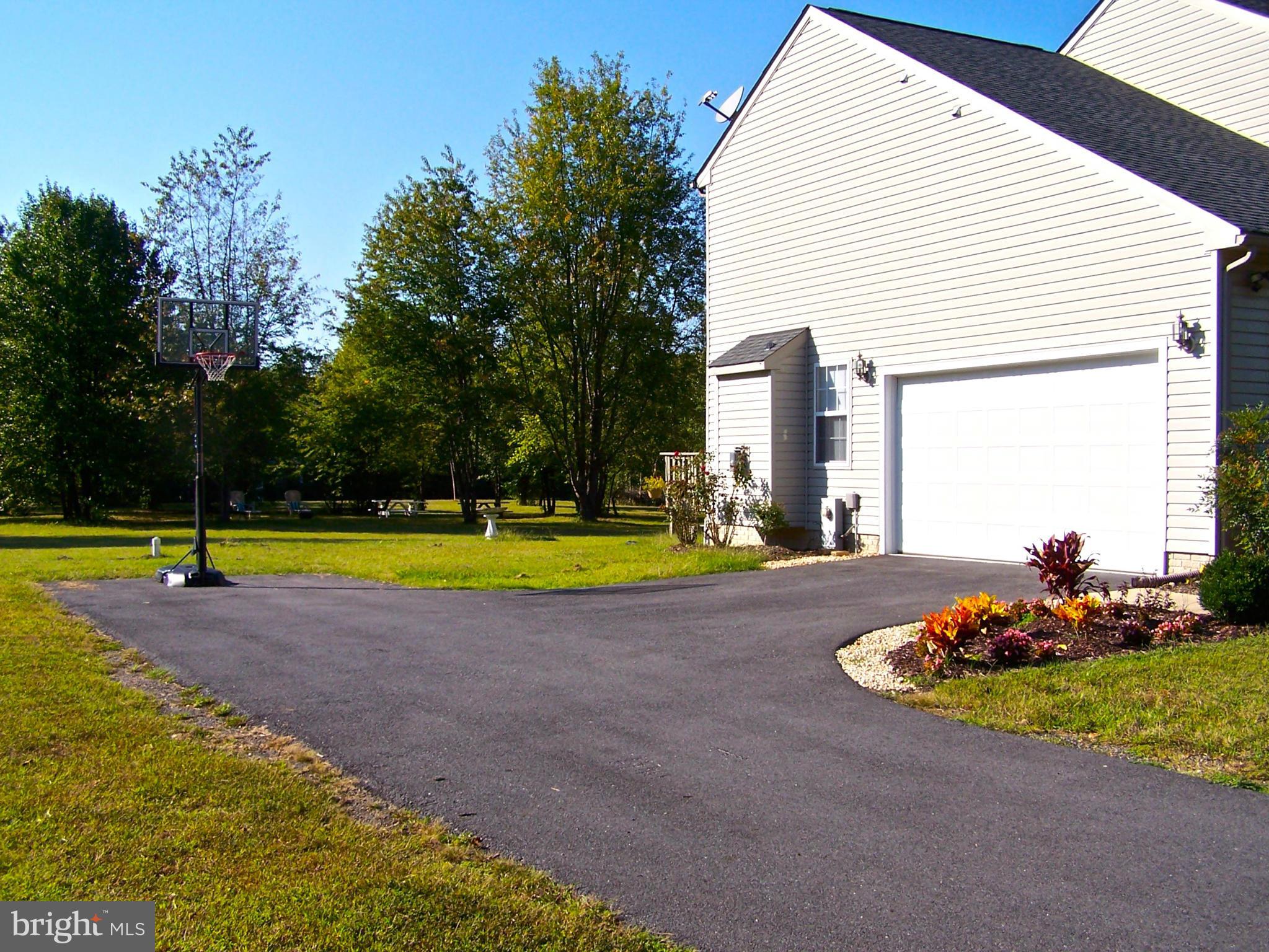 5290 Sands Road Lothian, MD 20711 - Photo 3 of 23 Driveway and Side Yard