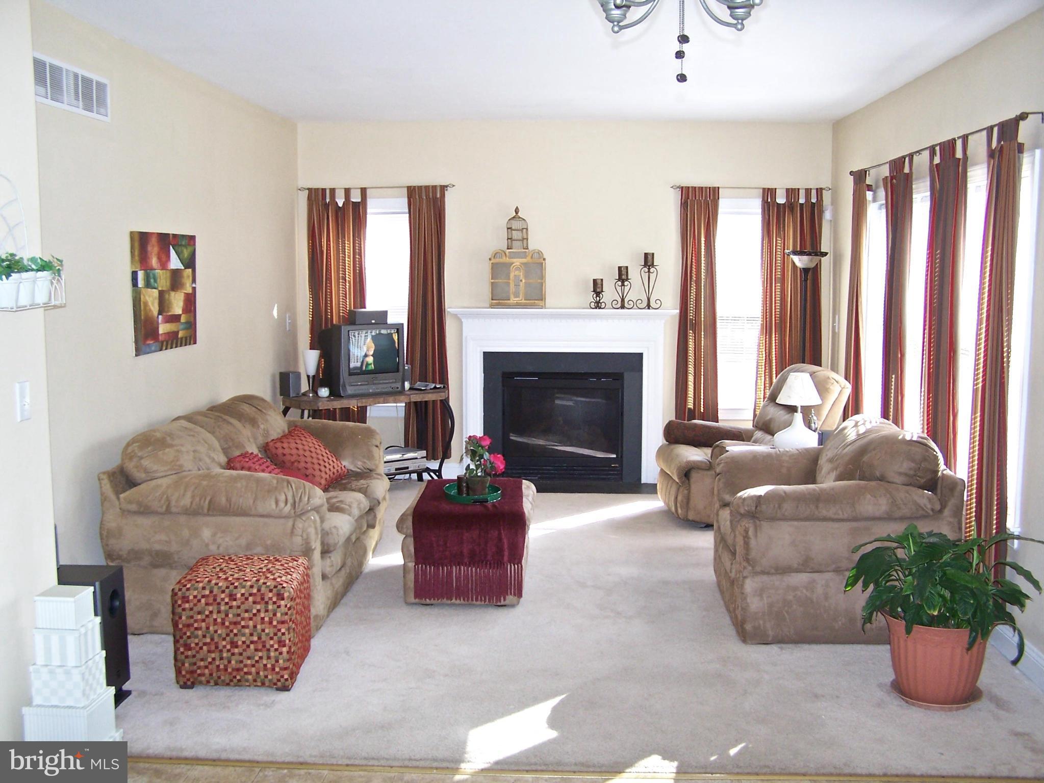 5290 Sands Road Lothian, MD 20711 - Photo 7 of 23 Family Room