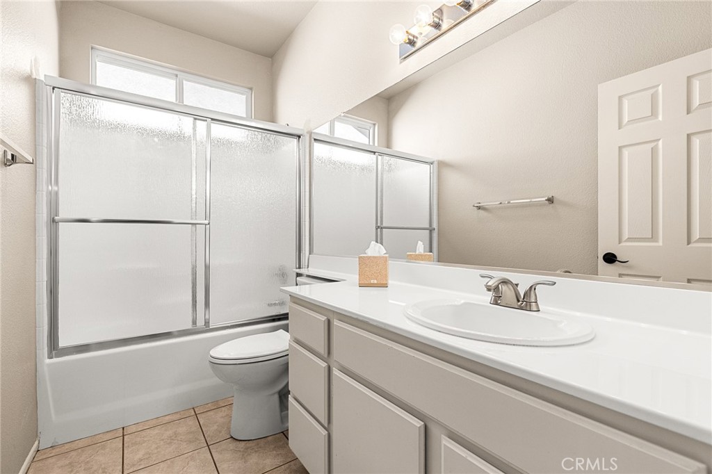 1318 South Bay Hill Road Banning, CA 92220 - Photo 22 of 53 Guest Bathroom with Upgraded Faucet and Tub Enclosure