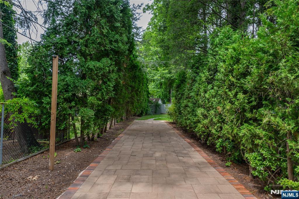 15 Congress Road Emerson, NJ 07630 - Photo 42 of 48
