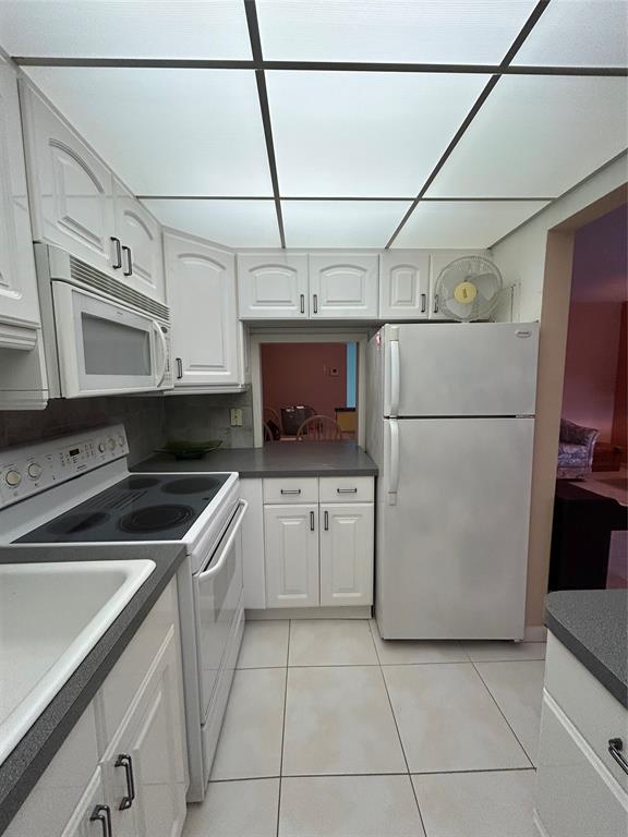 2050 Northeast 39th Street, Unit 207 Lighthouse Point, FL 33064 - Photo 12 of 27