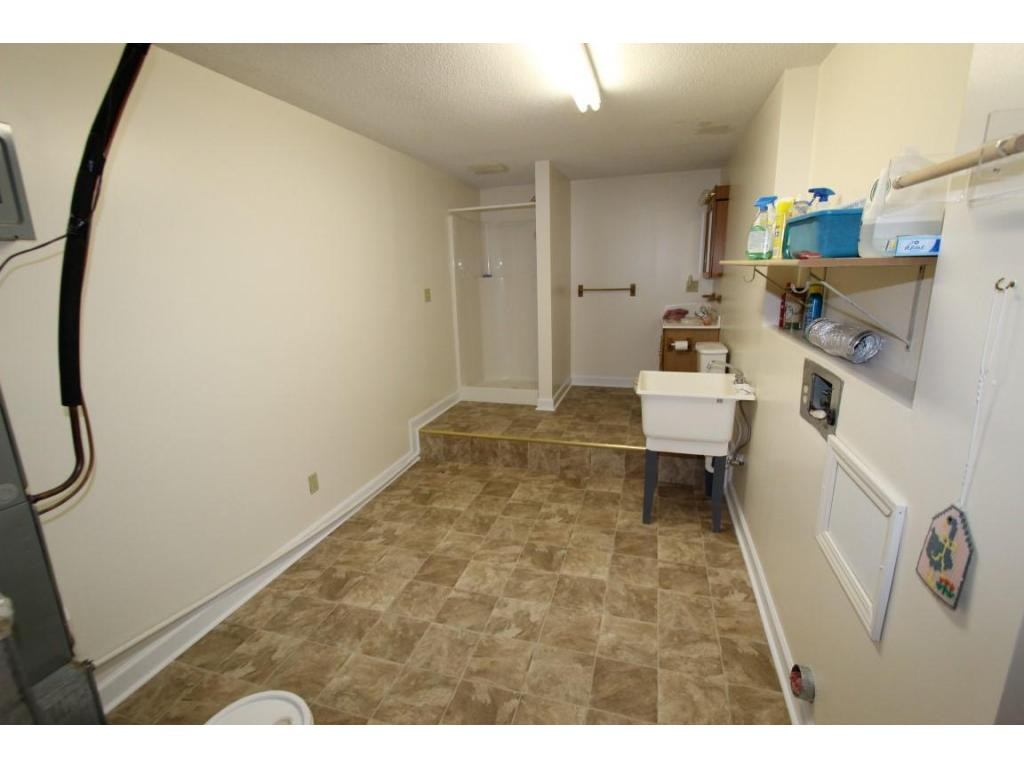 305 Golf Course Road Unicoi, TN 37692 - Photo 11 of 21 Photo 11