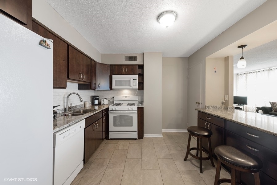 8815 West Golf Road, Unit 9D Niles, IL 60714 - Photo 9 of 14