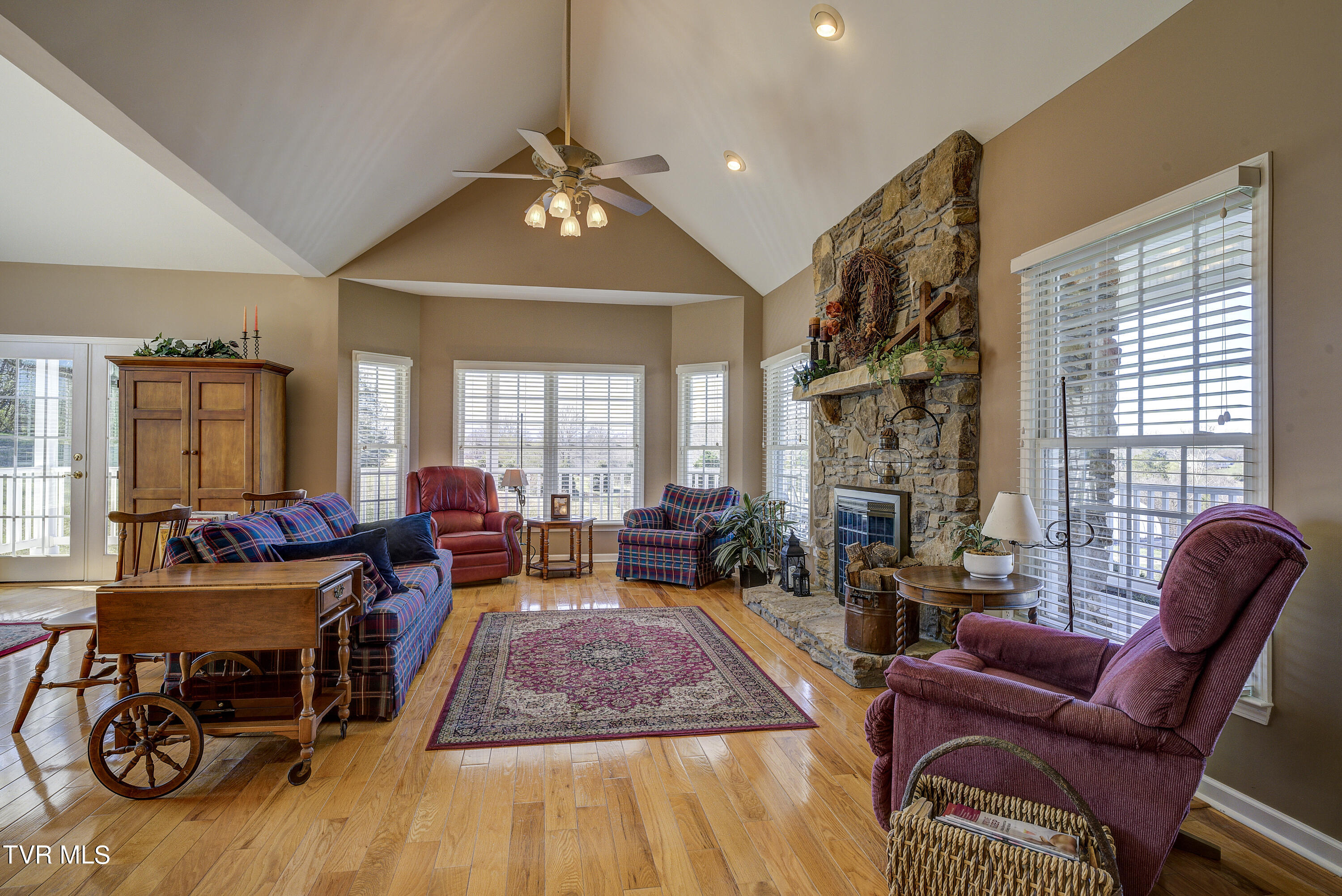 219 County Farm Road Jonesborough, TN 37659 - Photo 13 of 81 Living room