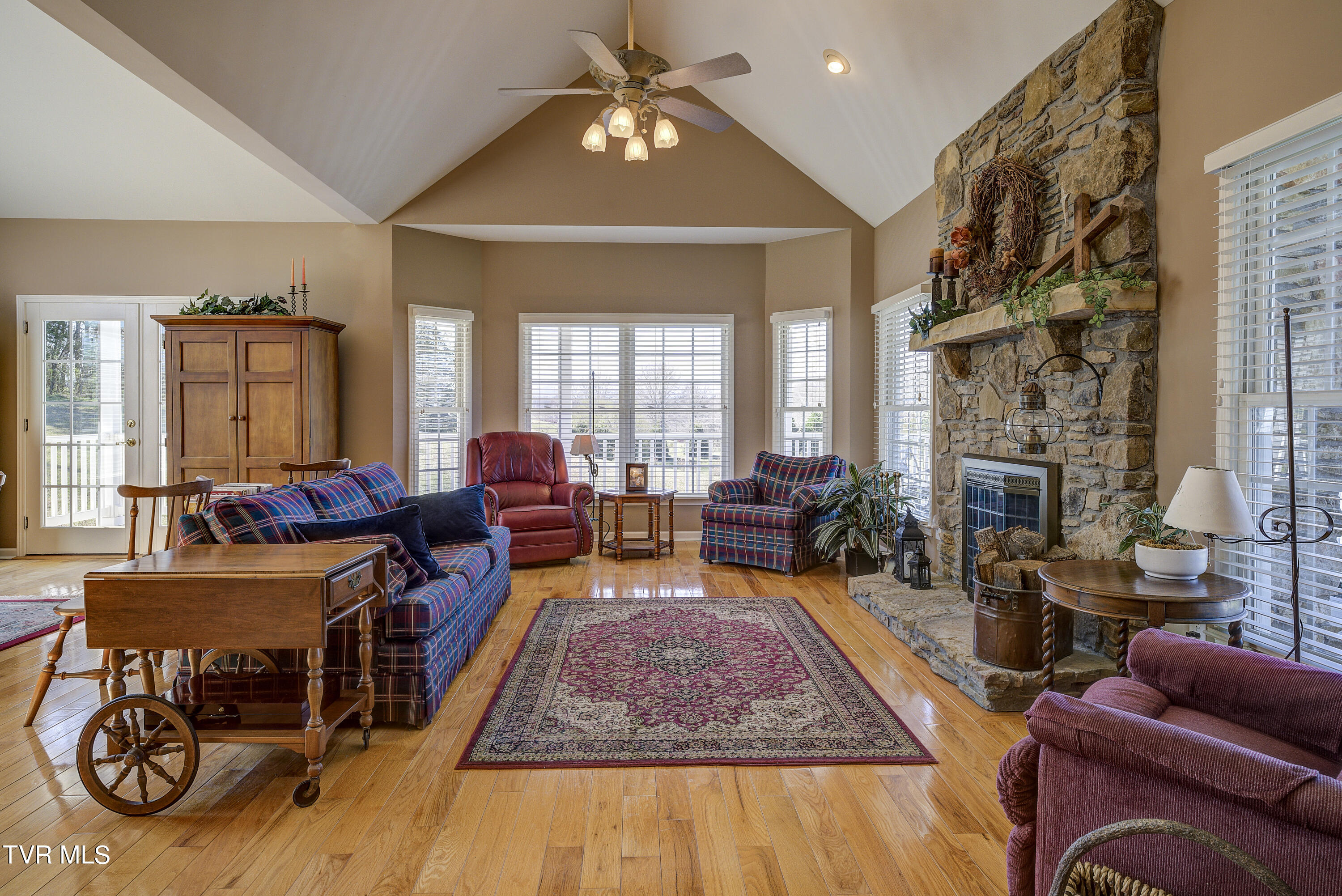 219 County Farm Road Jonesborough, TN 37659 - Photo 14 of 81 Living room
