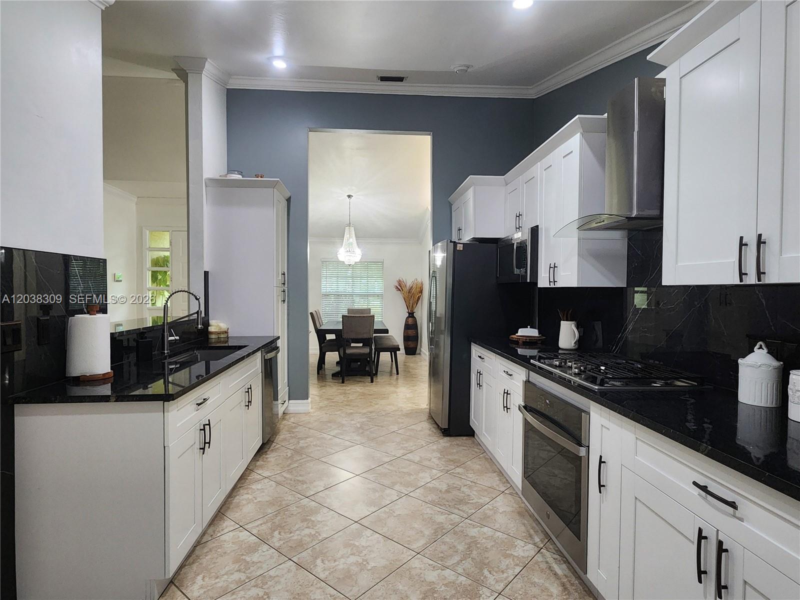 111 2nd Street Southeast Naples, FL 34117 - Photo 13 of 96
