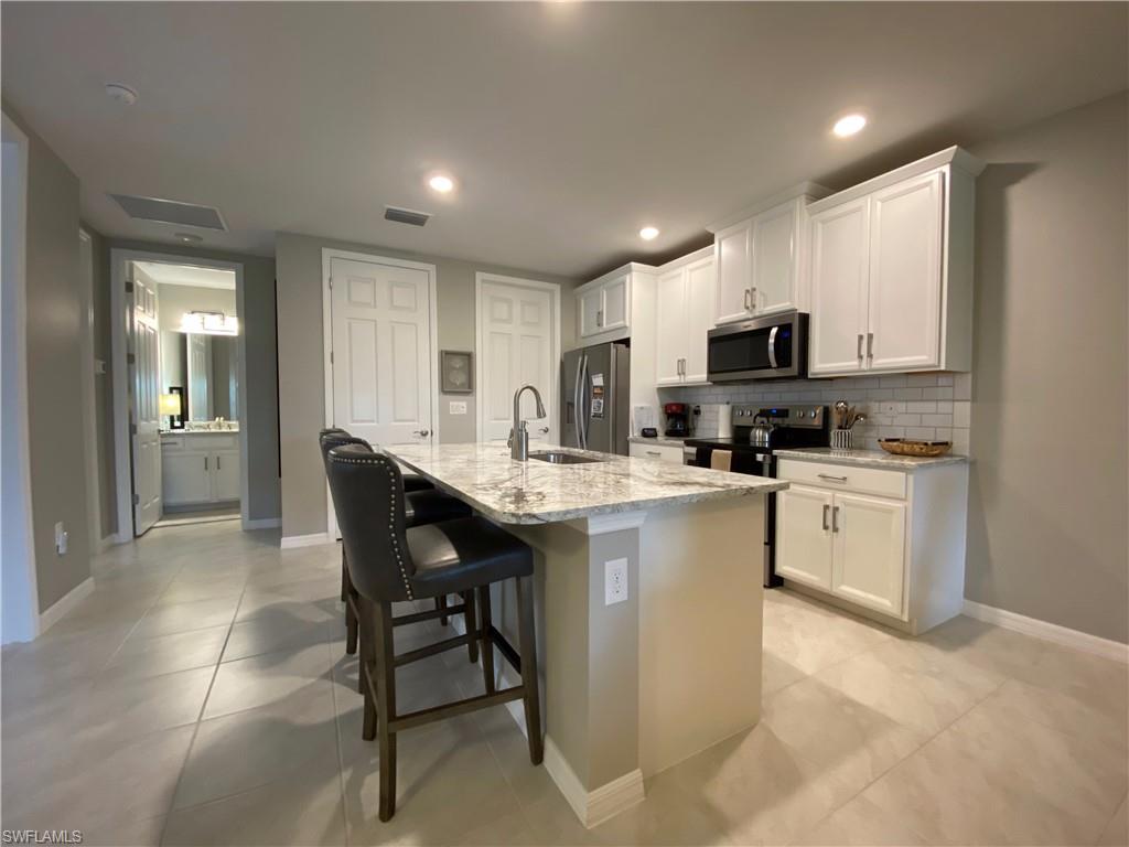 14639 Edgewater Circle Naples, FL 34114 - Photo 4 of 26