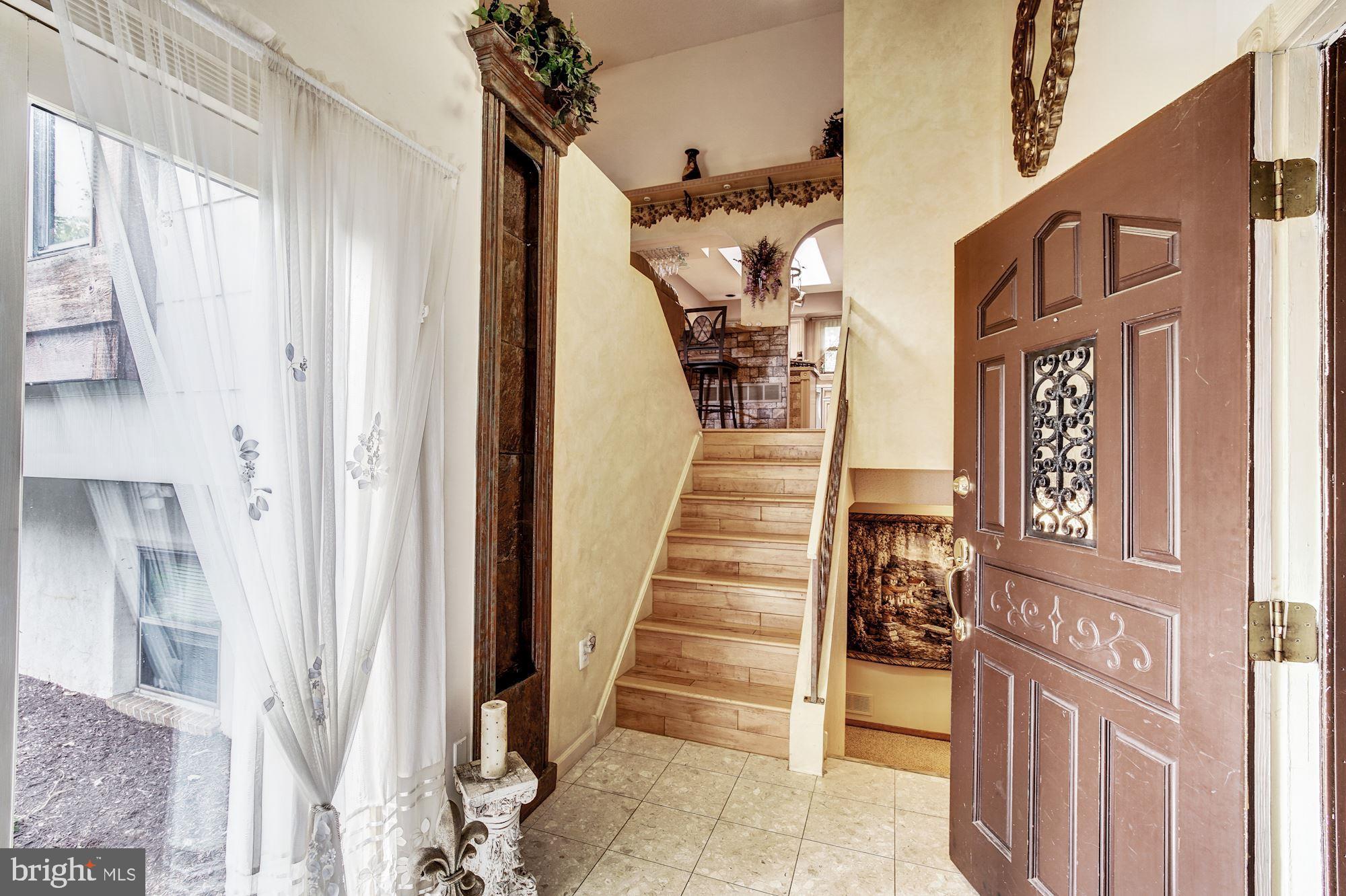 3 Robin Lane Marlton, NJ 08053 - Photo 7 of 59 spacious foyer-slider to the yard