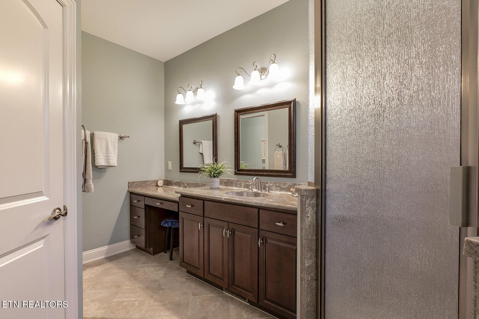 118 Daleyuhski Way Loudon, TN 37774 - Photo 31 of 60 31_118 Daleyuhski Trace_MasterBath02