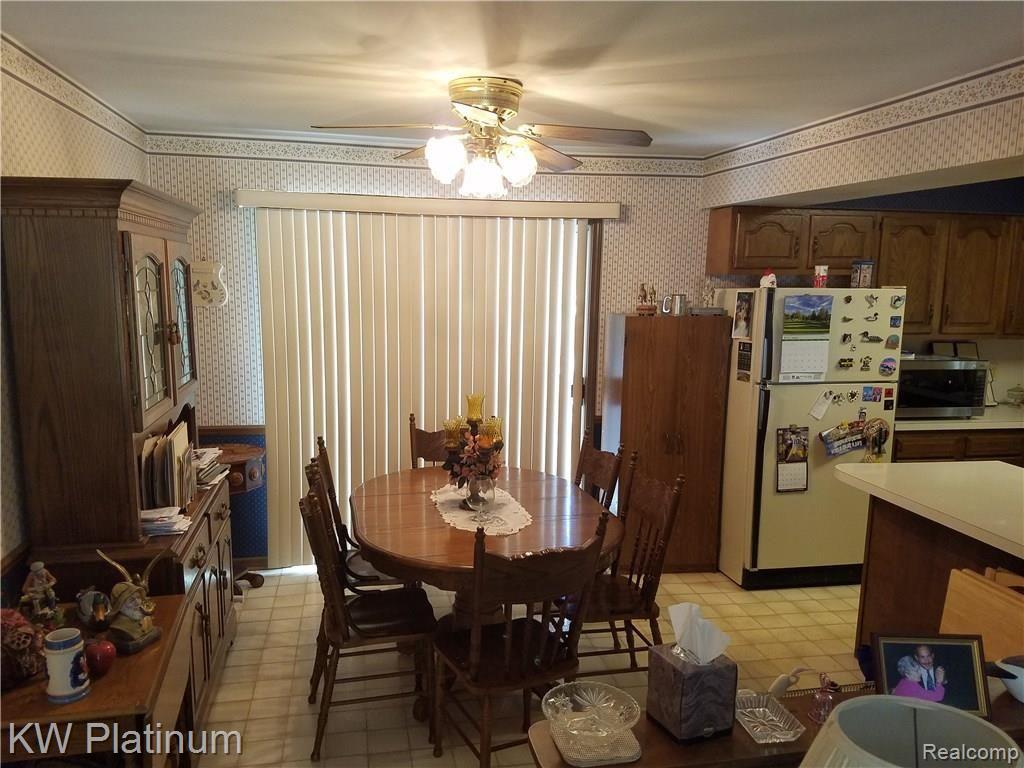 3266 Range Road Port Huron, MI 48060 - Photo 21 of 21 DINING AREA WITH DOORWALL TO DECK