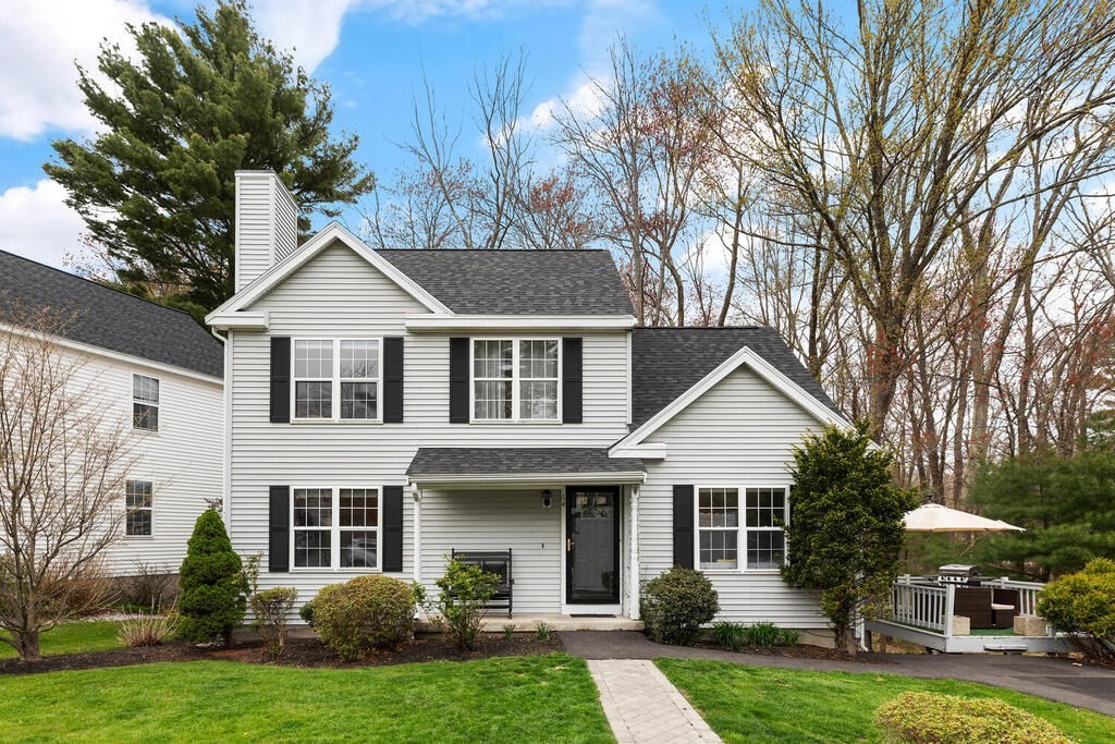 64 Meadowood Road North Andover, MA 01845 - Photo 1 of 31 Gallery Image 1