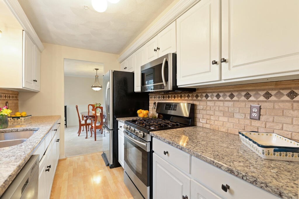 64 Meadowood Road North Andover, MA 01845 - Photo 16 of 31 Gallery Image 16
