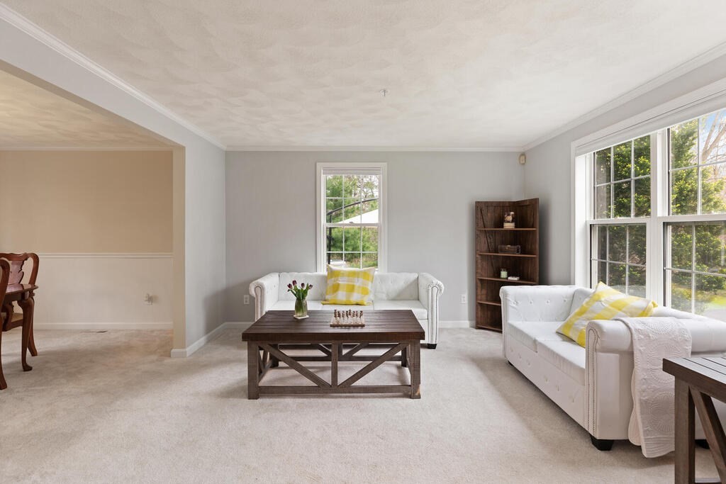 64 Meadowood Road North Andover, MA 01845 - Photo 5 of 31 Gallery Image 5
