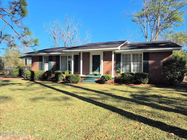 $180,000 | 853 1st Street, Chipley, FL 32428